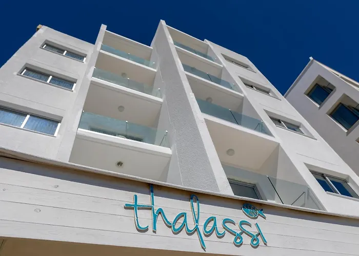 Costantiana Beach Hotel Apartments