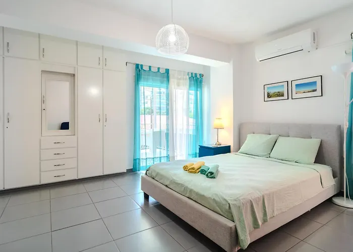 Mackenzie Blu Beach Studio
