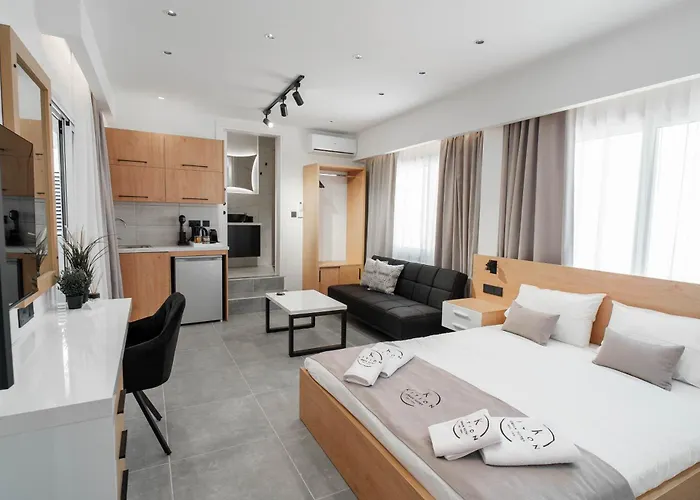 Kition City Jacuzzi Suite In Larnaca Finikoudes