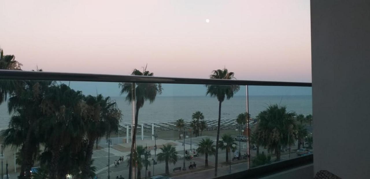 Apartment Horizon Luxury At Finikoudes Beach 302 *