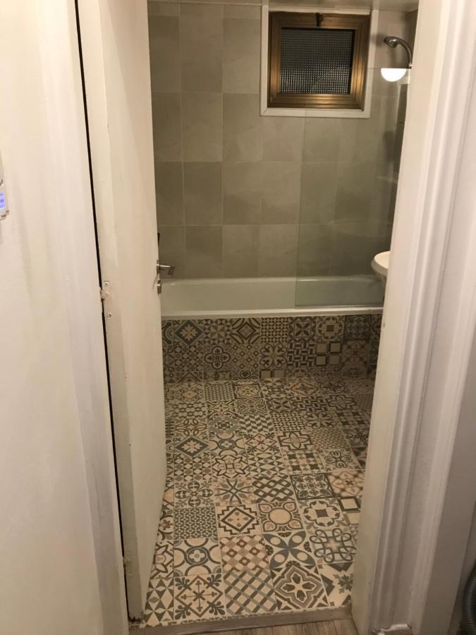 Town Center Apartment *