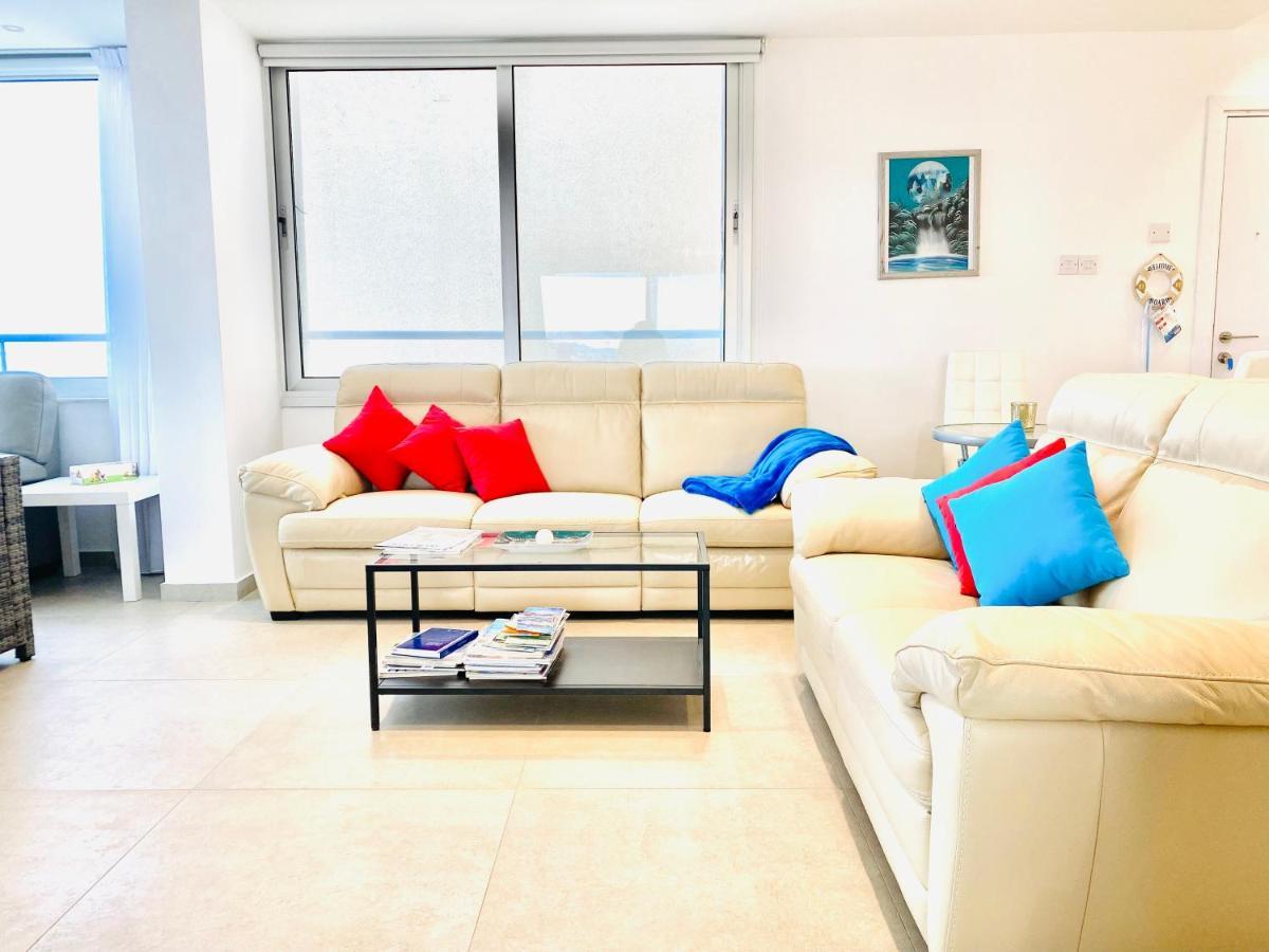 Apartment Panoramic Seaside Getaway, 2-br Penthouse *