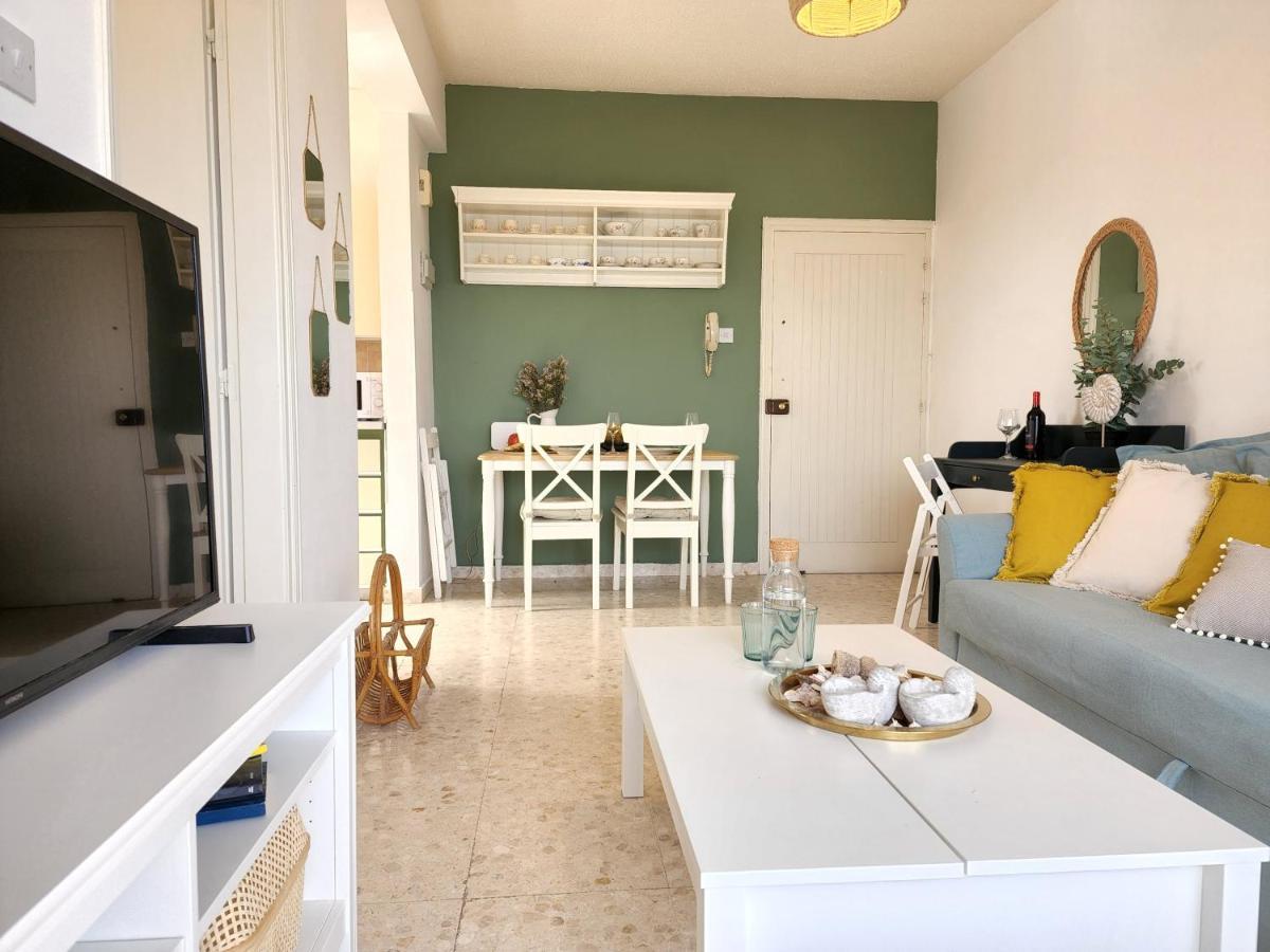 Capri Sea View One Bedroom Larnaca