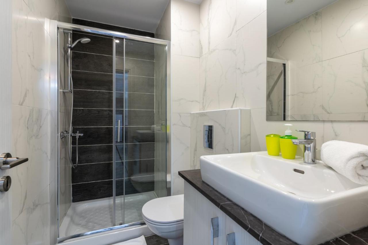 Apartment Brightly Lit 1- Br In Larnaca