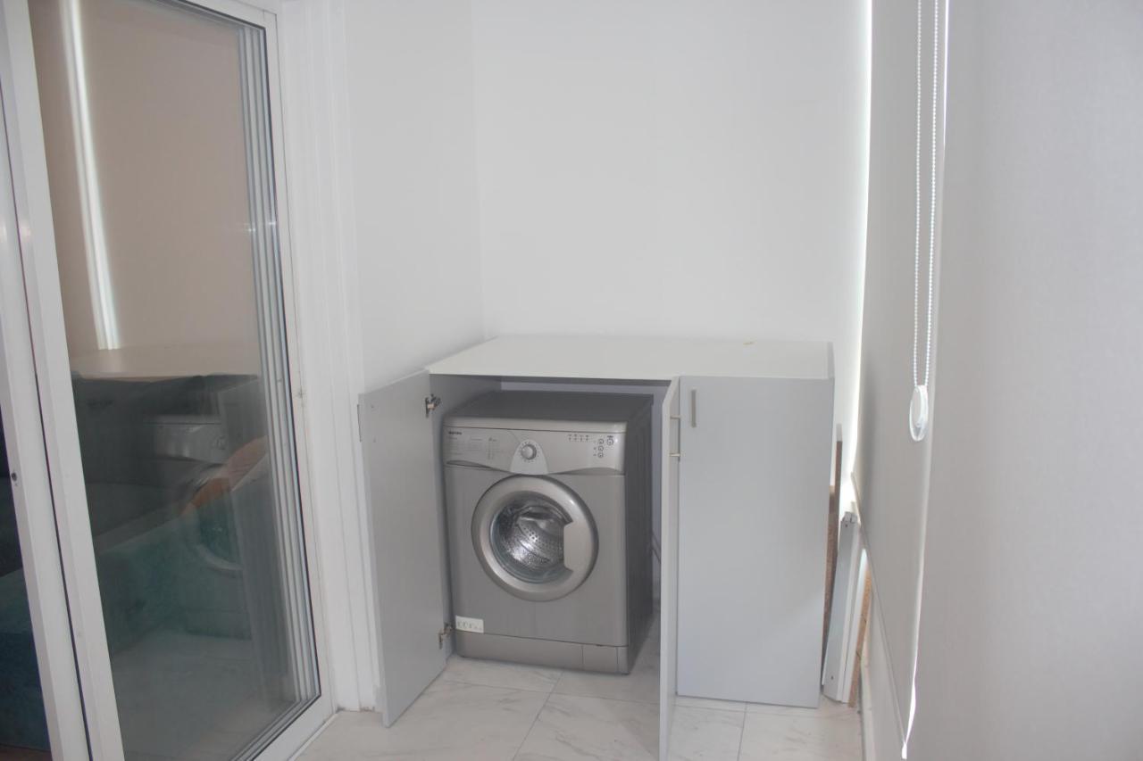 Apartment Helen Milos Court No.5
