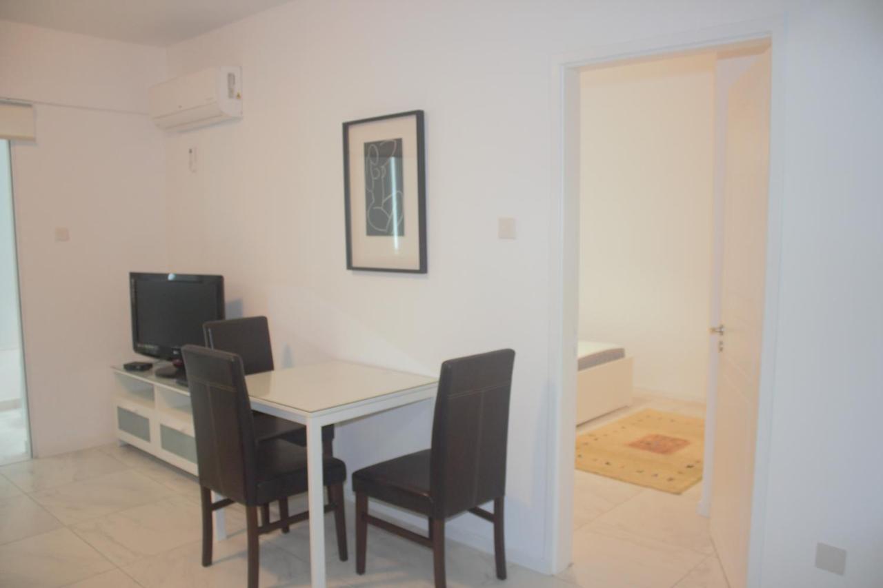 Apartment Helen Milos Court No.5