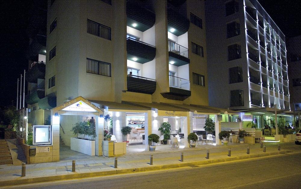 Aparthotel Costantiana