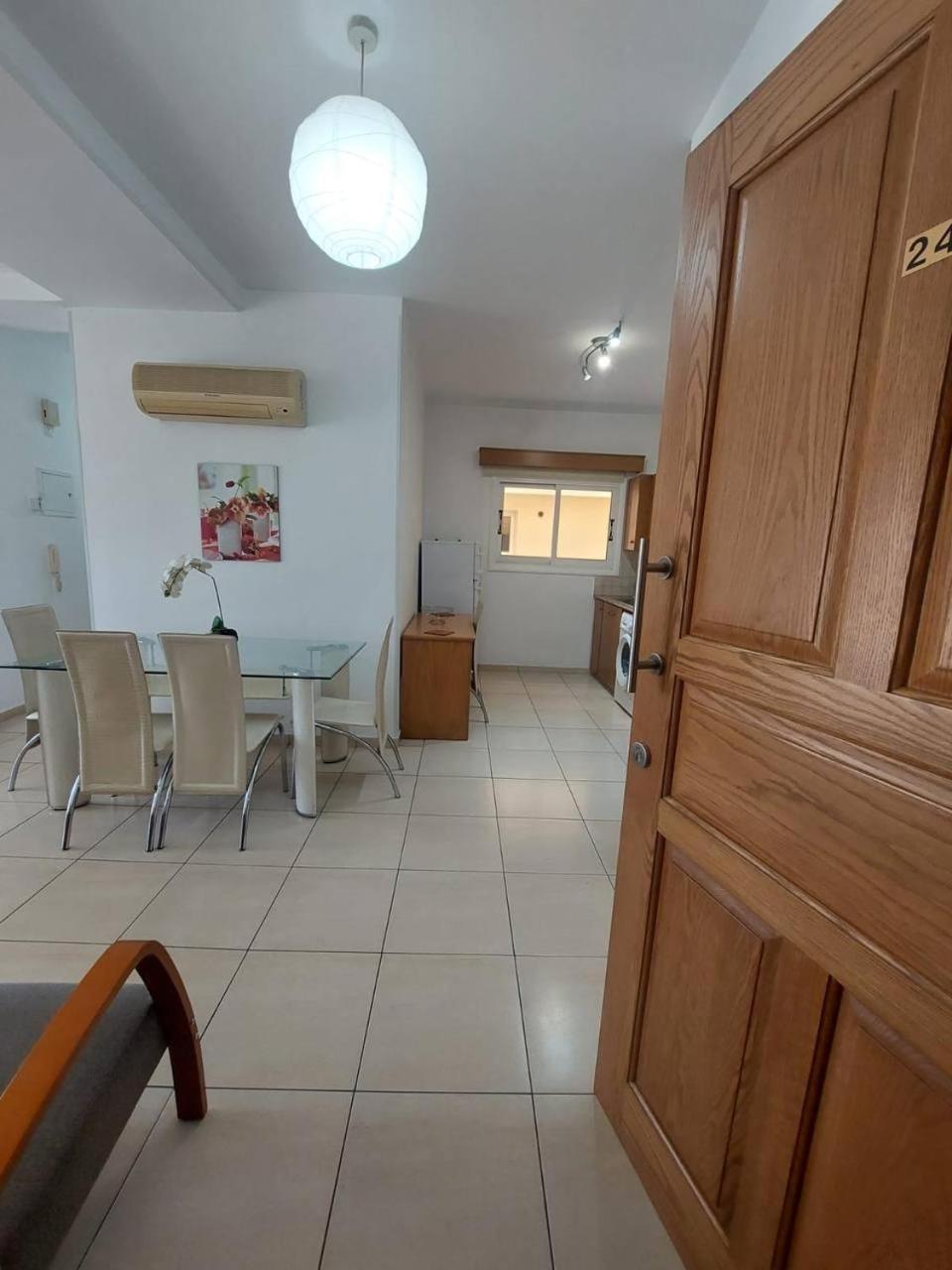 Sunny 2 Bedroom Center * Larnaca