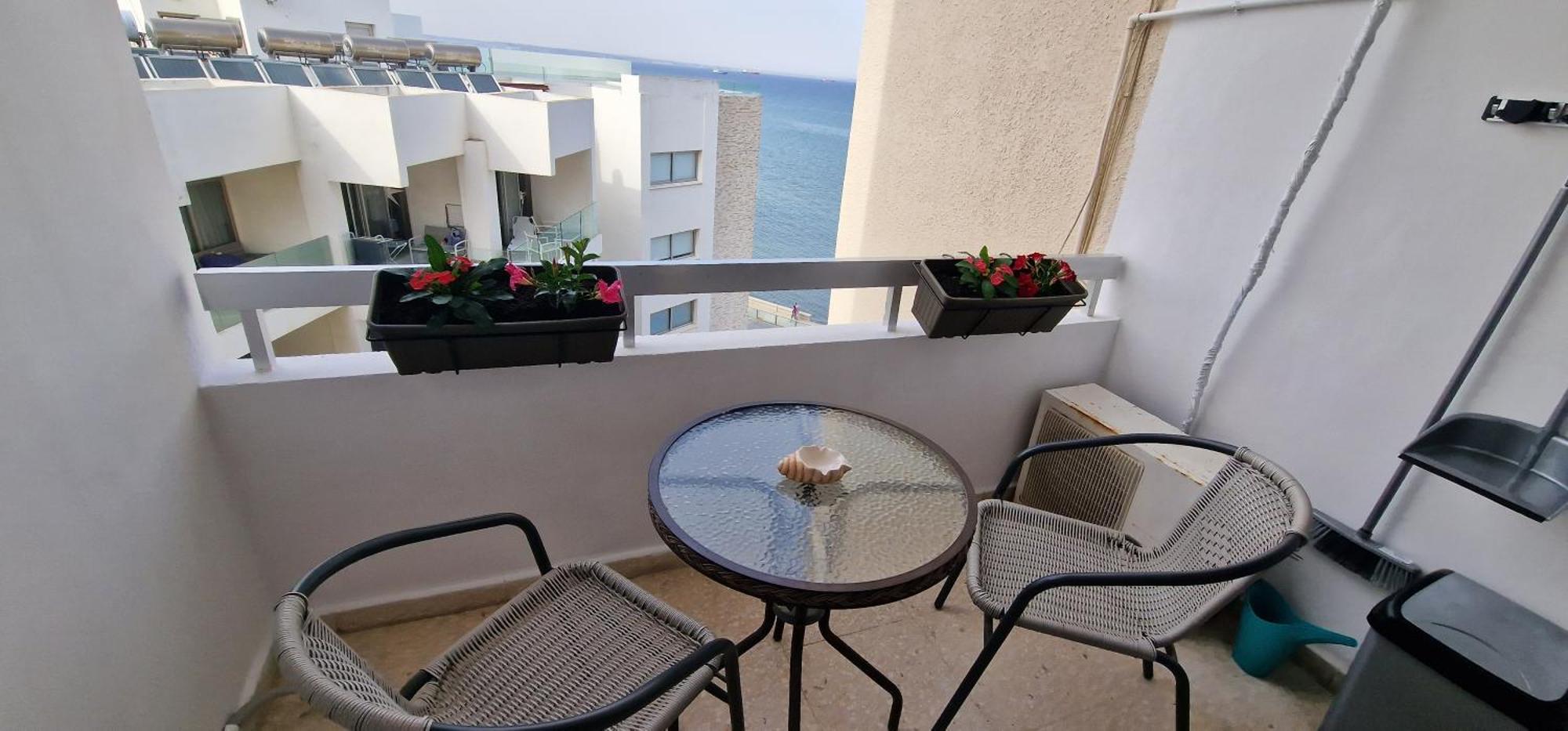 Serenity By The Sea Apartment Larnaca