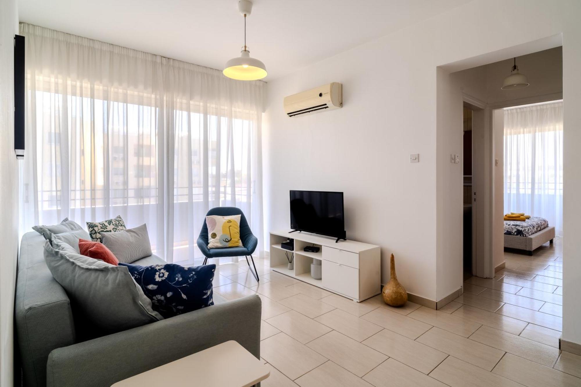 Athina Mackenzie 2 Bedroom Flat With Pool Apartment