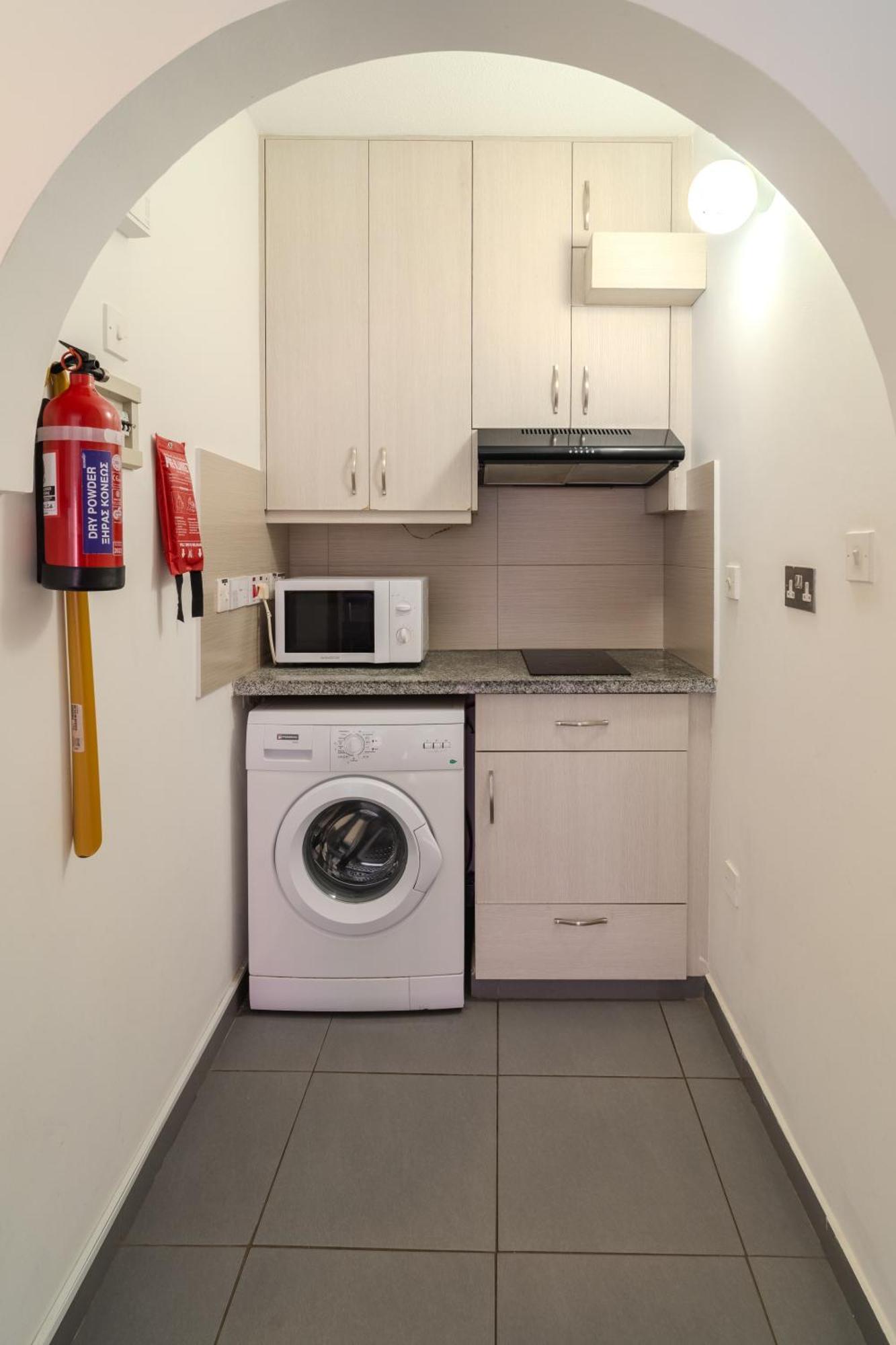 Mackenzie Blu Apartment Larnaca