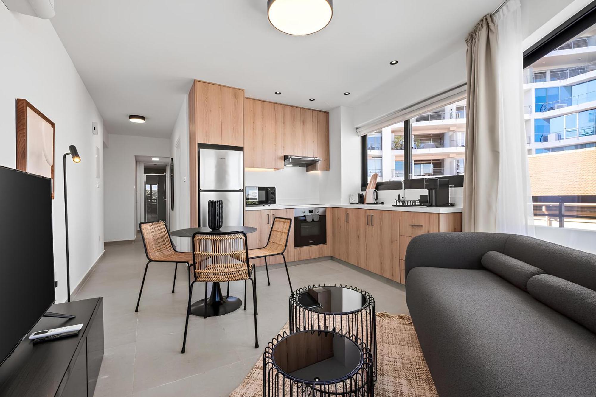 Finikoudes Marina View 202 Apartment