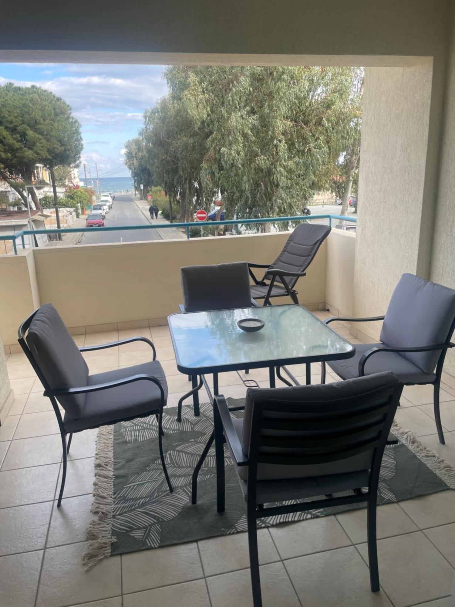 Apartment Atlantis Court In Makenzy Larnaca