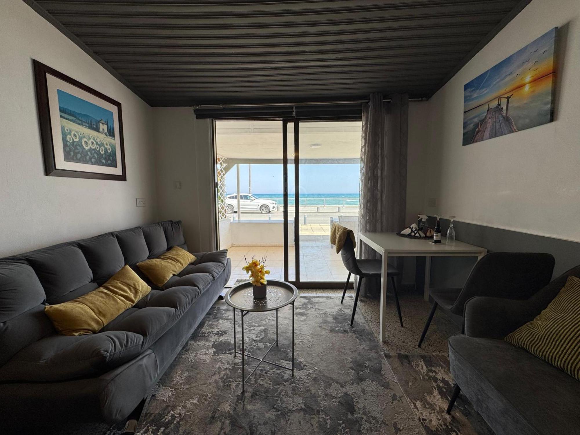 Mackenzie By The Sea Apartment *
