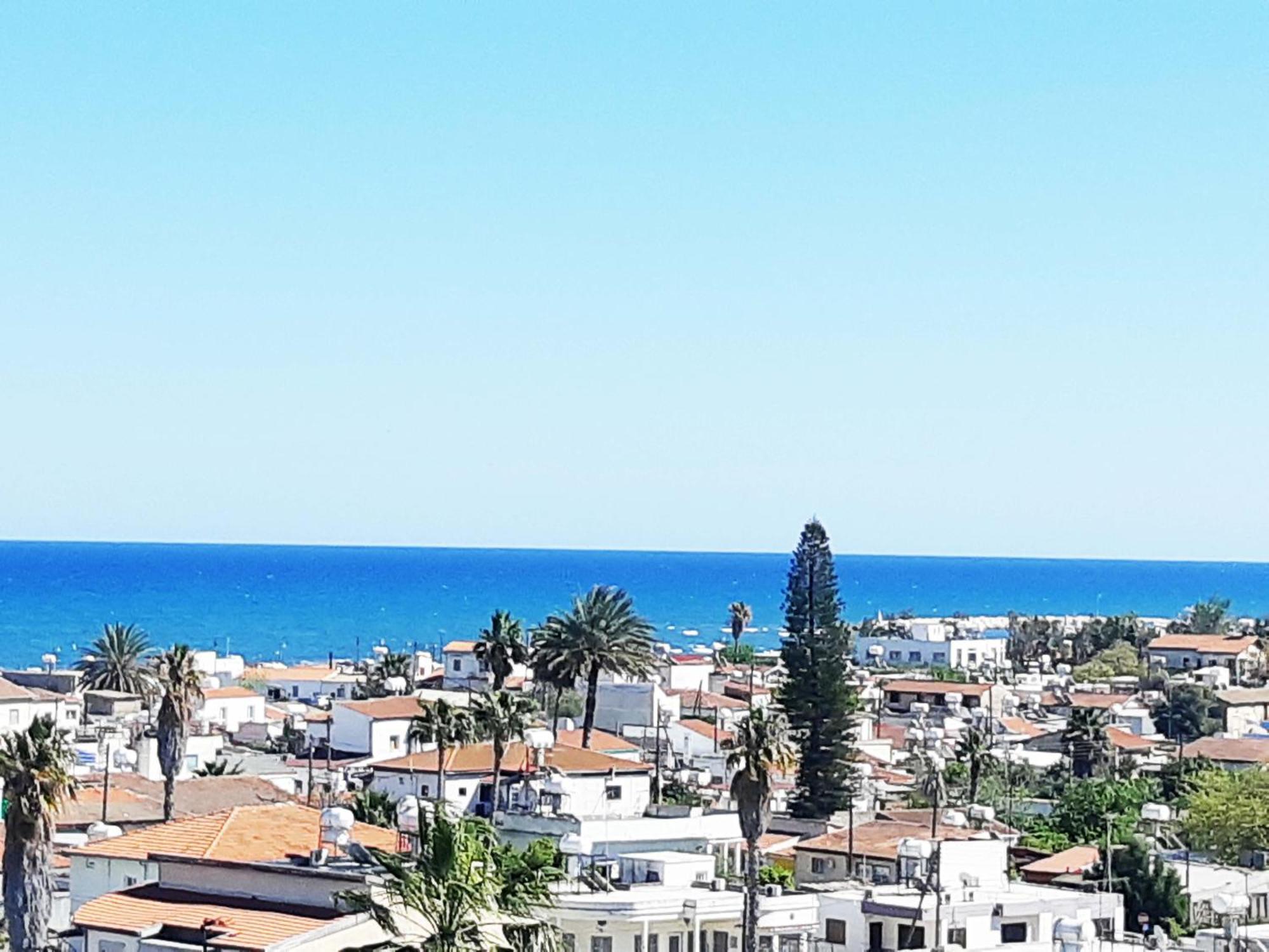 Sea View Floral - 2 Bedroom, Swimming Pool *