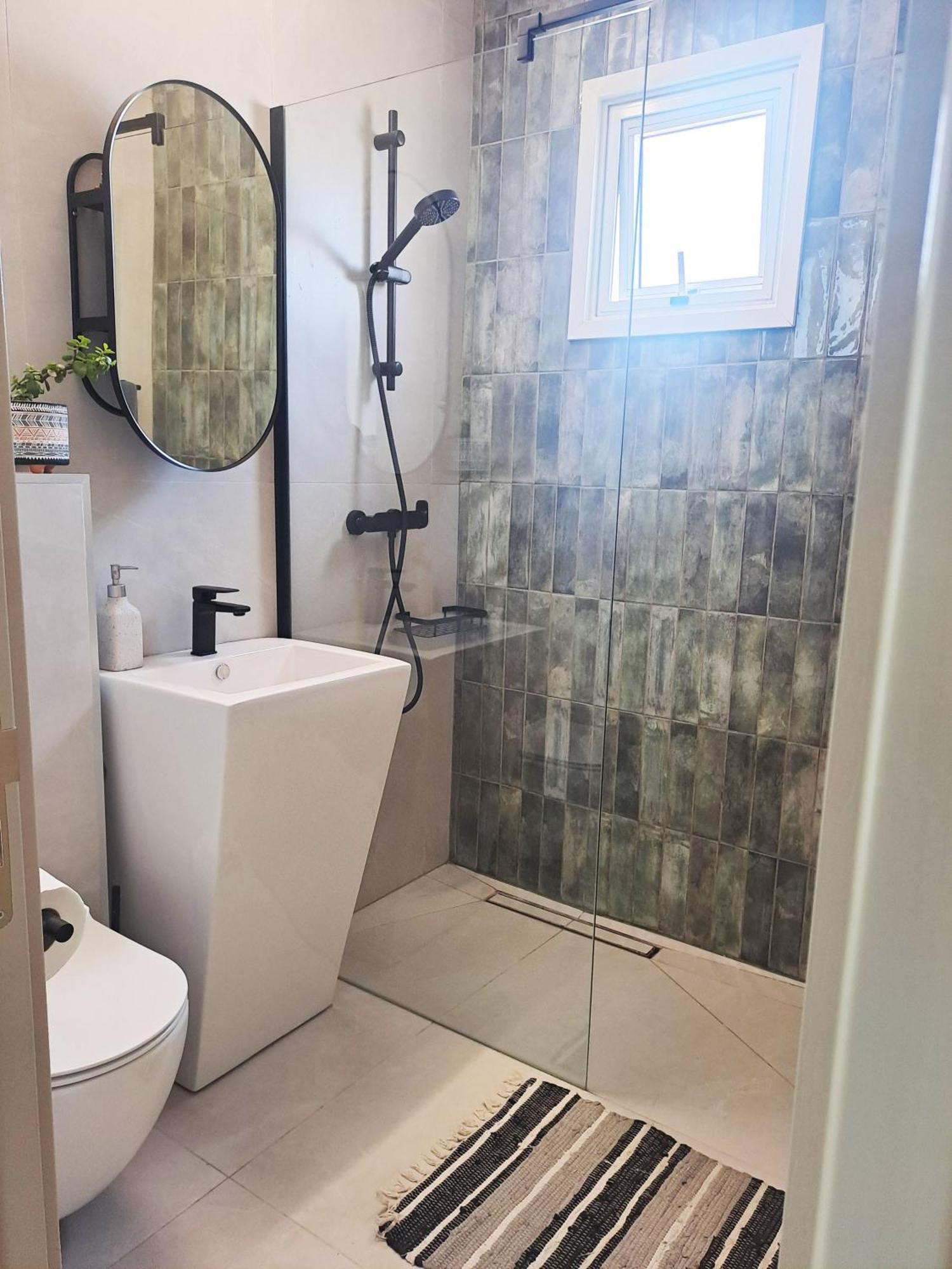 Sea View Floral - 2 Bedroom, Swimming Pool Larnaca