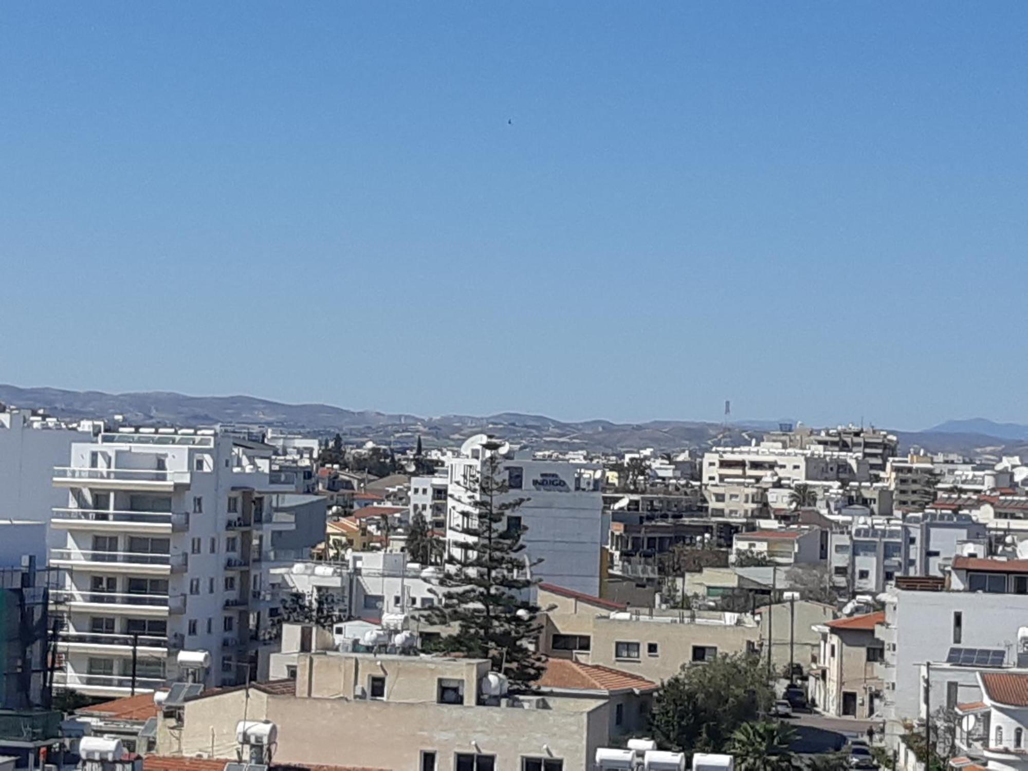 Sea View Floral - 2 Bedroom, Swimming Pool Larnaca