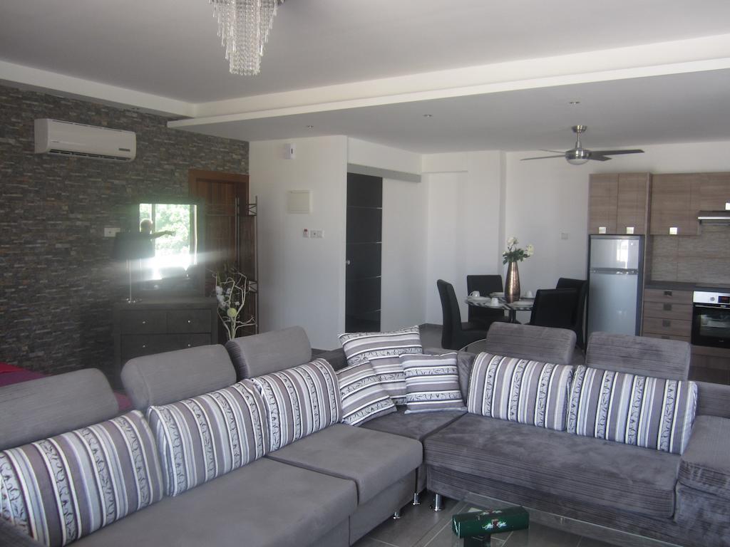 Marina 211 Apartment Larnaka