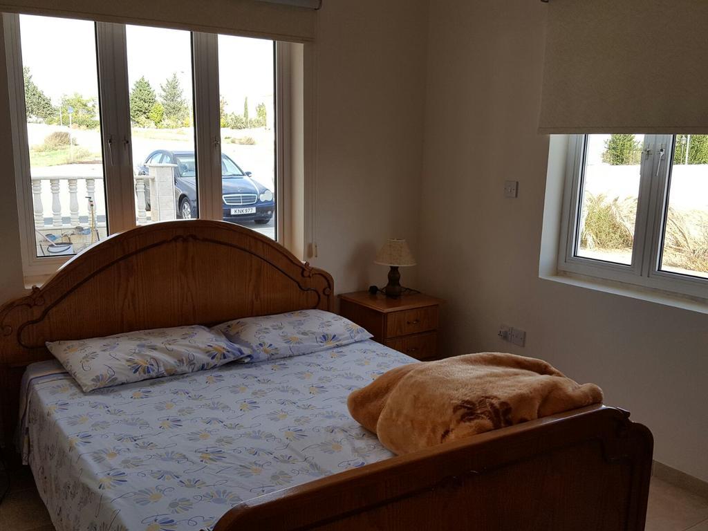 Costas Swiss Apartment *