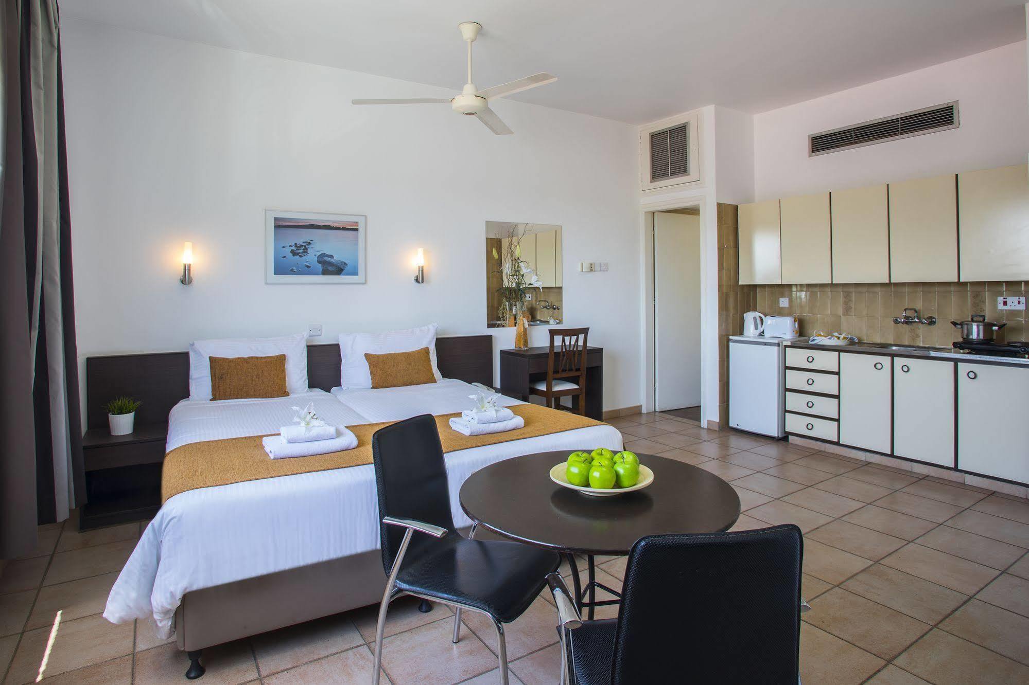 Aparthotel Costantiana