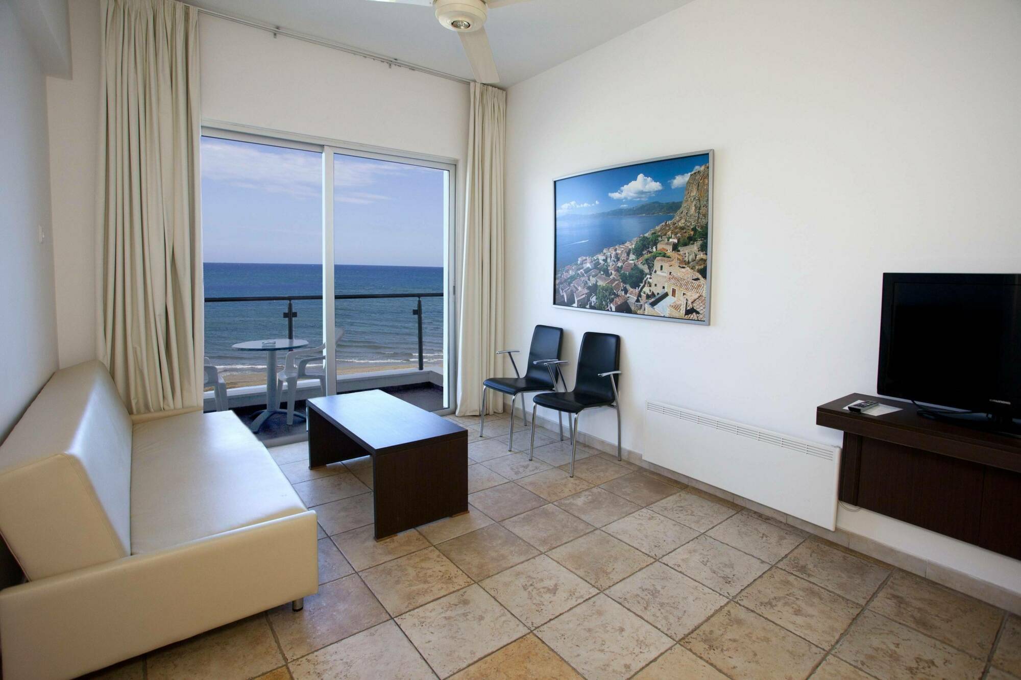 Aparthotel Costantiana 3*