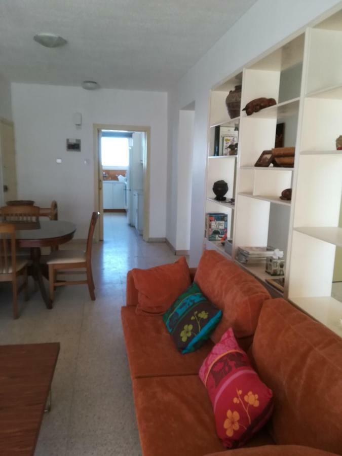 Sevi's Place, 3 Bedroom Flat, 110 S.m Apartment Larnaca