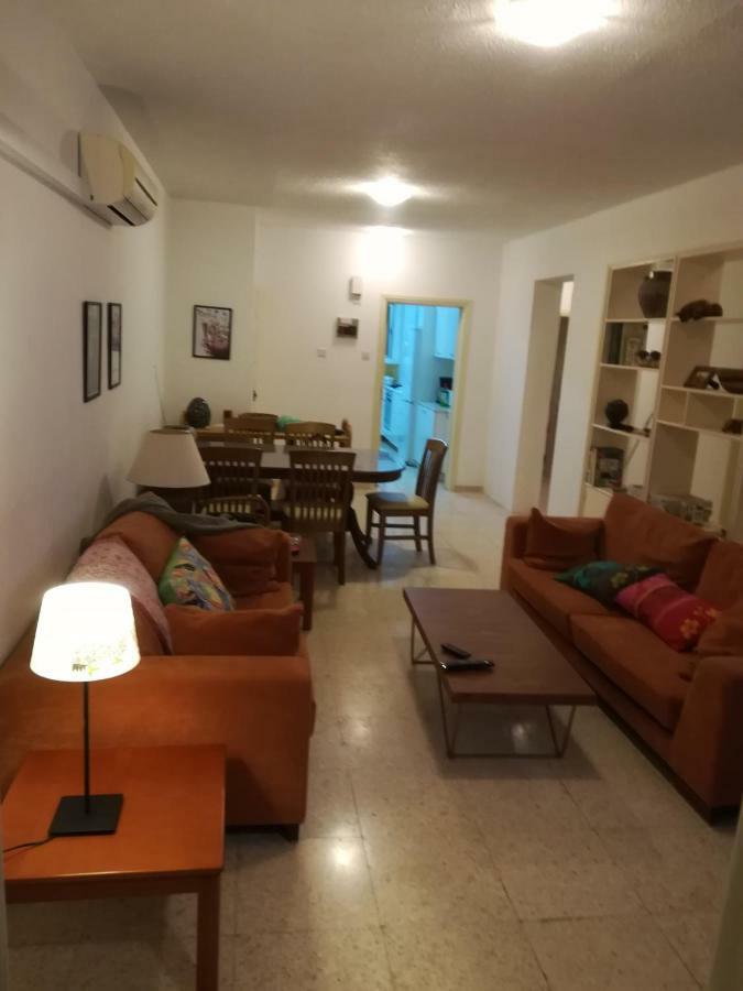 Sevi's Place, 3 Bedroom Flat, 110 S.m Larnaca