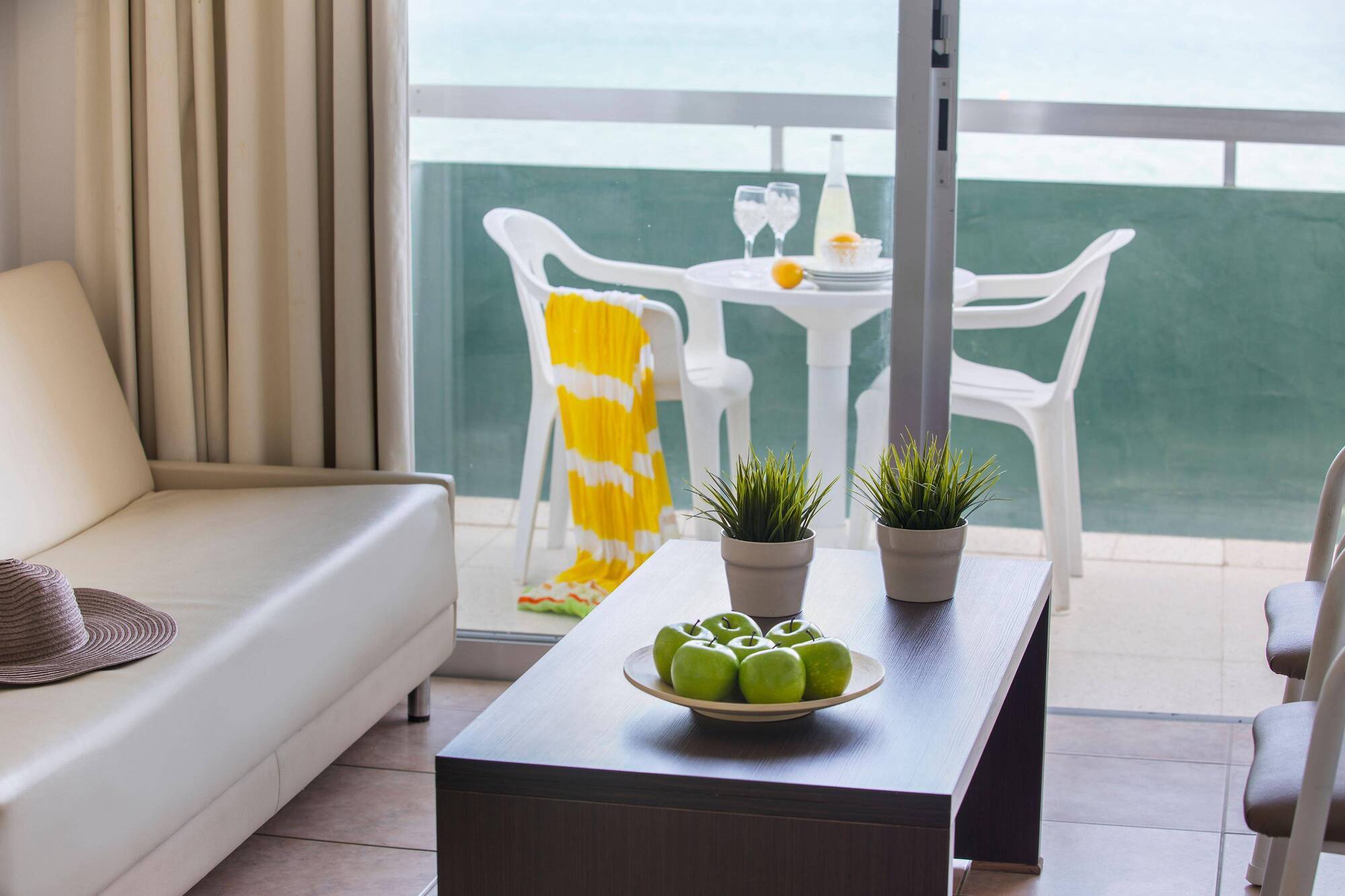 Aparthotel Costantiana Larnaca
